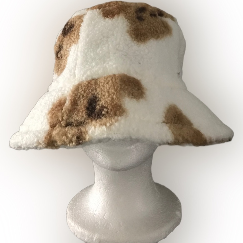 Cozy White and Brown Bucket Hat / Teddy Bear Fur Bucket Hat/ BRAND NEW
